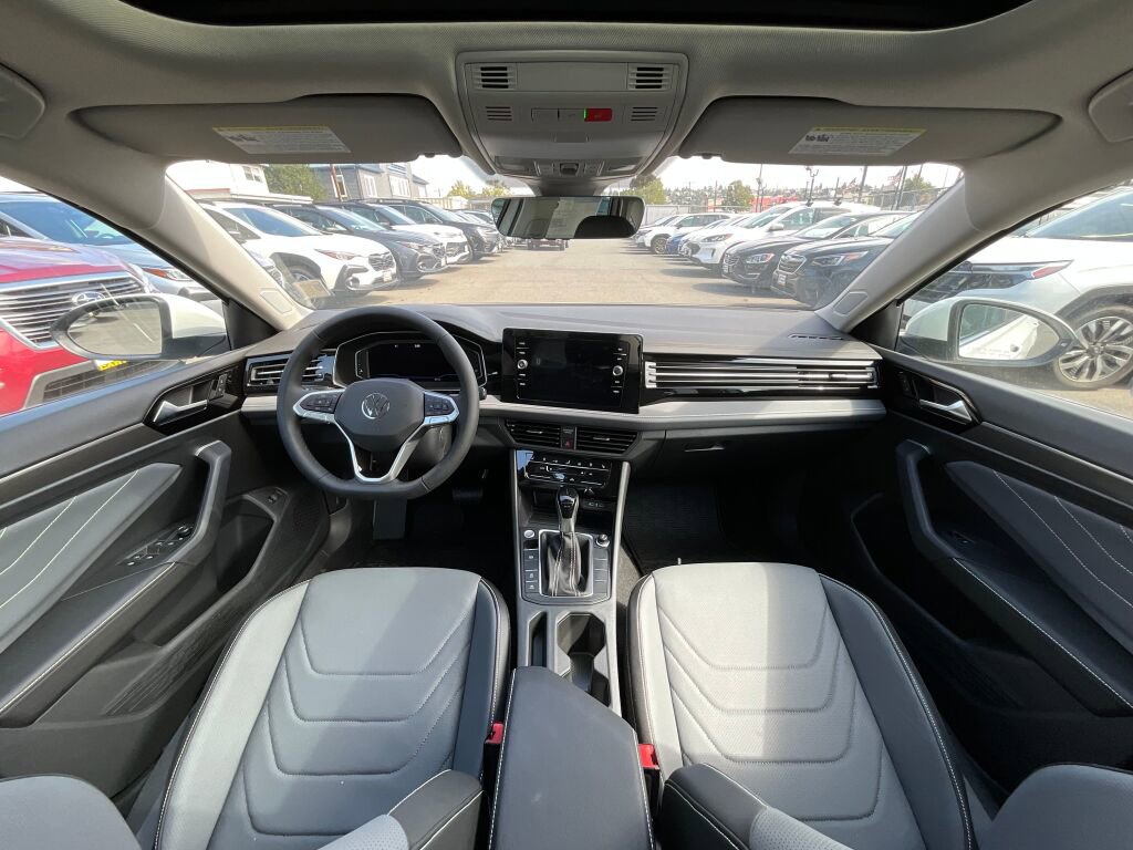 New 2025 Volkswagen Jetta SEL image 15