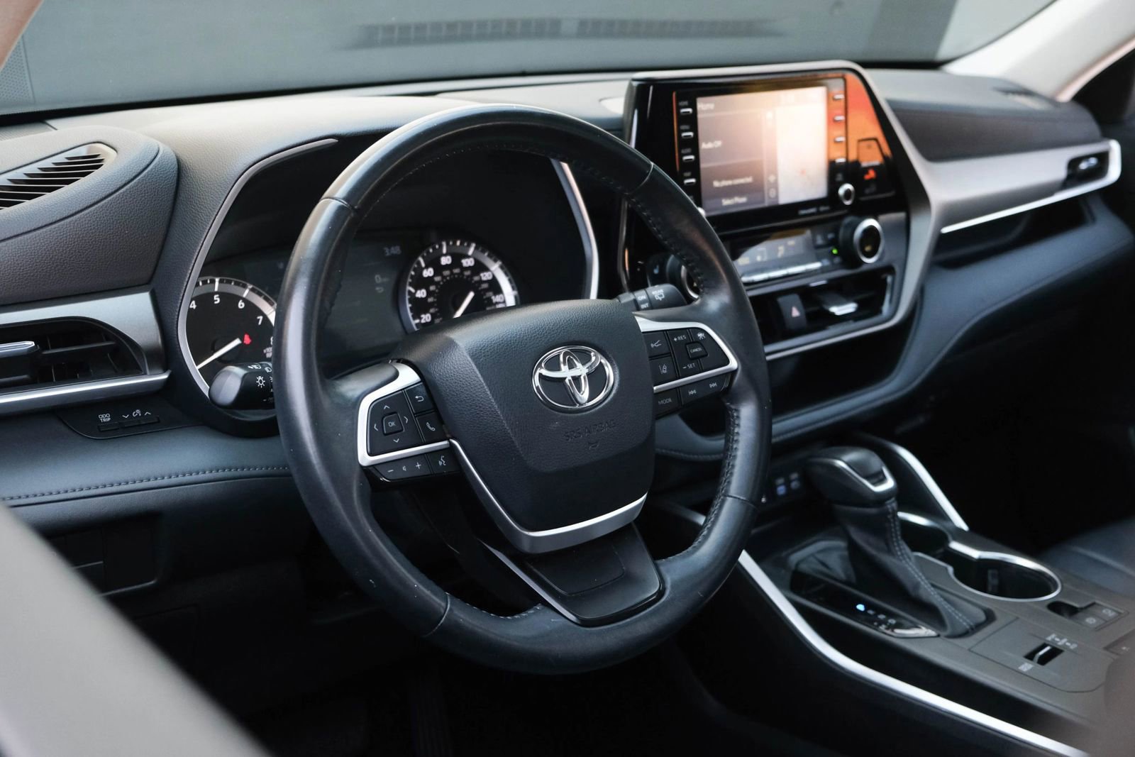 Used 2022 Toyota Highlander XLE image 23