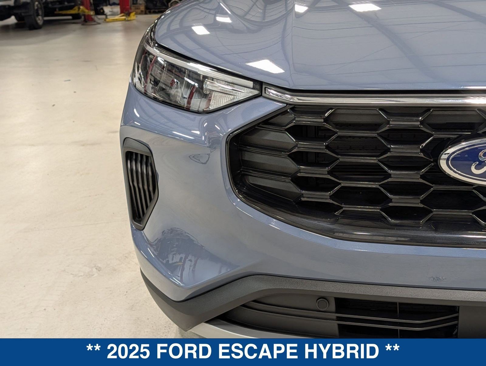 Certified 2025 Ford Escape ST-Line w/ Equipment Group 301A image 9