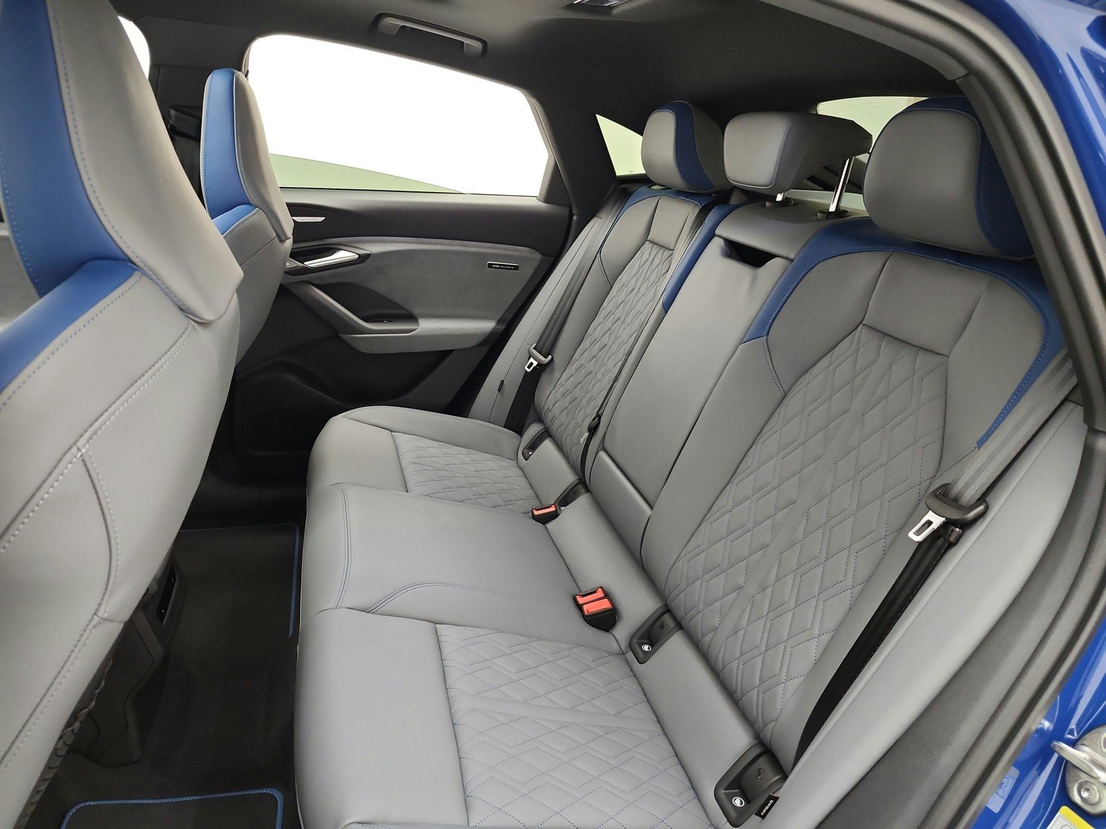 New 2027 Audi SQ6 e-tron Prestige AWD/4WD image 11