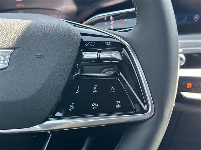 Used 2025 Cadillac Lyriq Luxury image 6