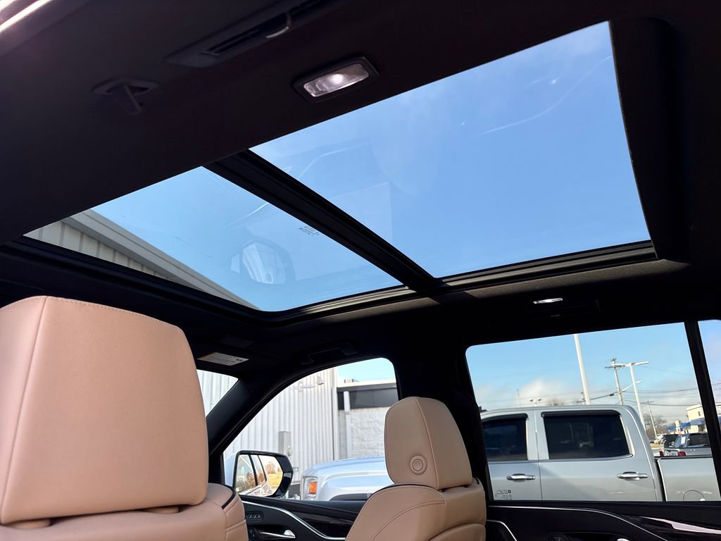 Used 2023 Cadillac Escalade Premium Luxury image 47