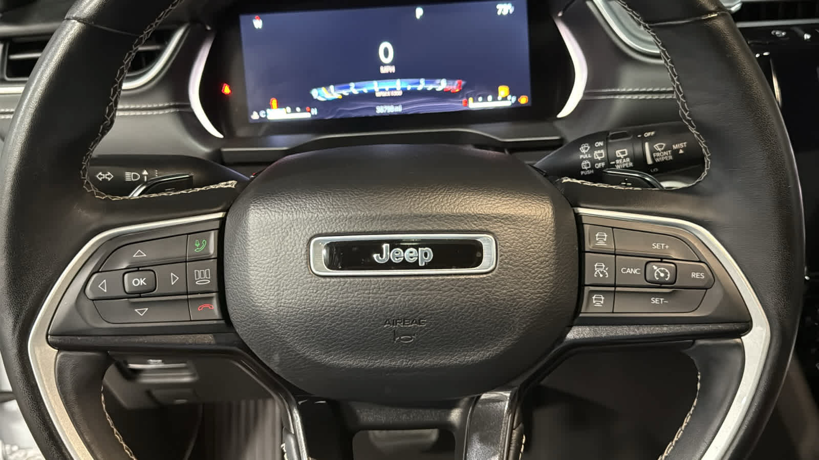 Used 2022 Jeep Grand Cherokee Altitude AWD/4WD image 11