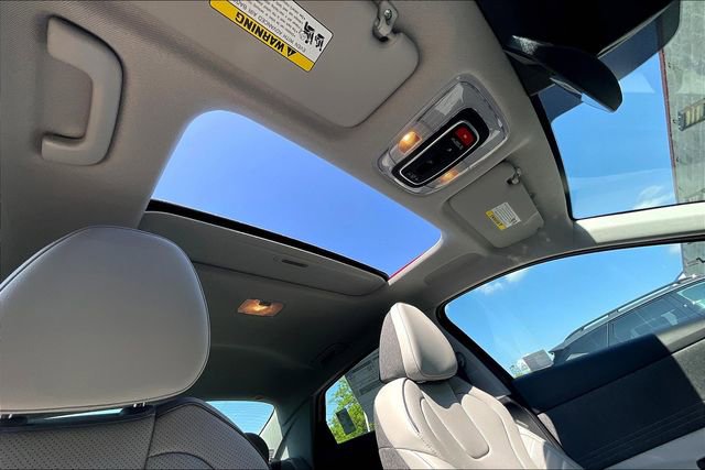 New 2025 Hyundai Elantra Limited image 28