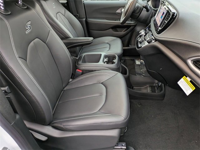 New 2026 Chrysler Pacifica Select w/ S Appearance Package image 29