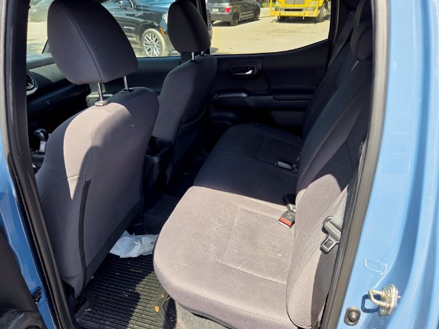 Used 2019 Toyota Tacoma TRD Sport RWD image 5