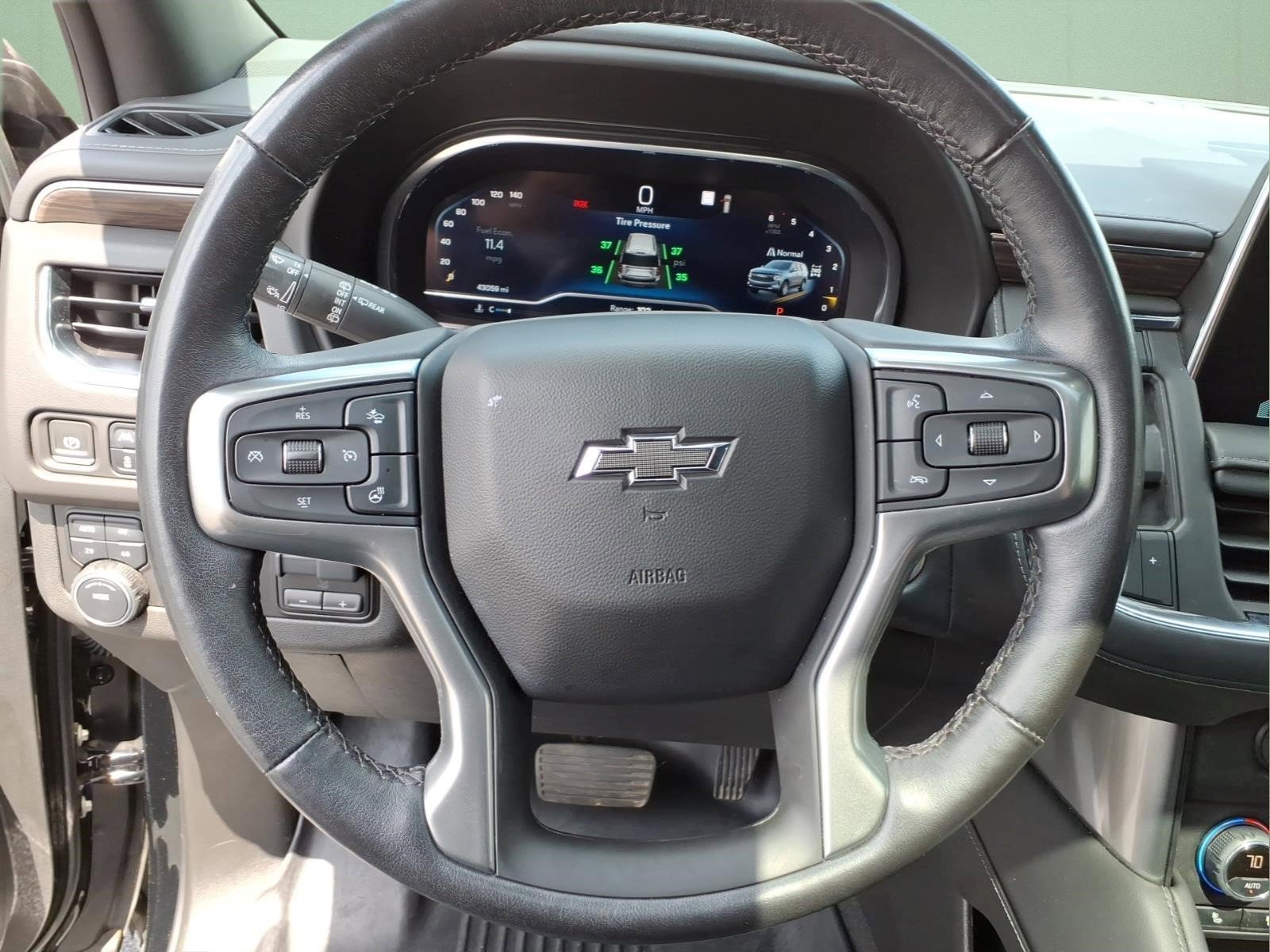 Used 2022 Chevrolet Tahoe Z71 w/ Luxury Package AWD/4WD image 24