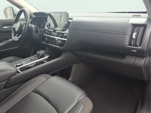 Used 2025 Nissan Pathfinder SL AWD/4WD image 23