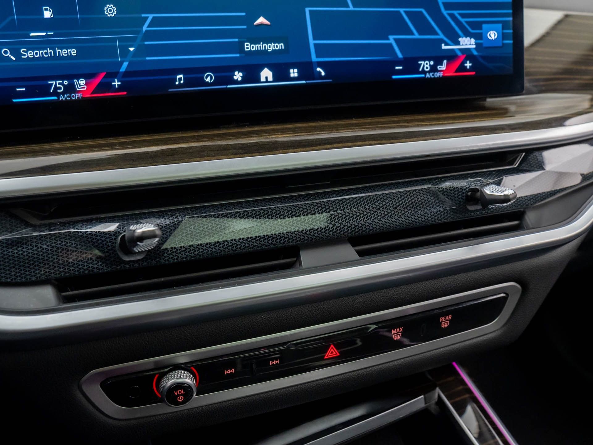 Used 2024 BMW X7 xDrive40i image 27