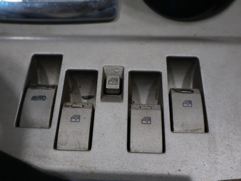 Used 2006 Lincoln Navigator Luxury image 30