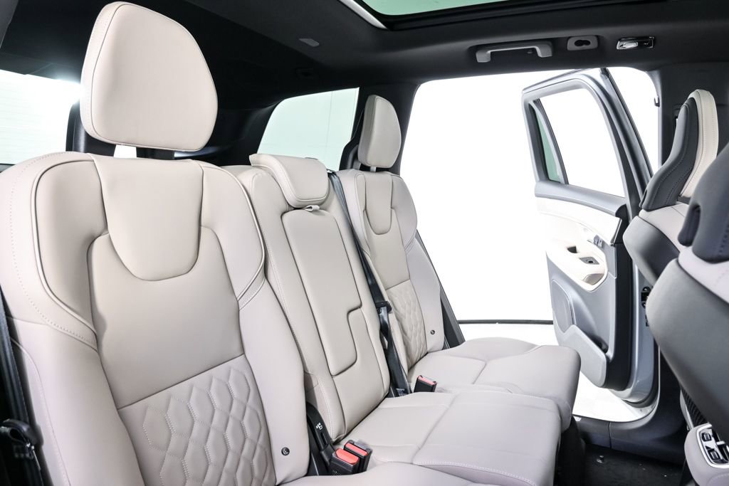 New 2026 Volvo XC90 T8 Plus w/ Protection Package image 23