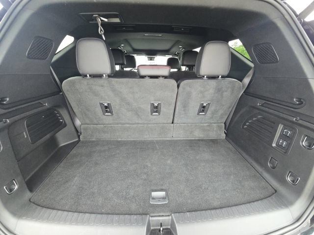 Used 2025 Chevrolet Traverse RS w/ LPO, Floor Liner Package FWD image 14
