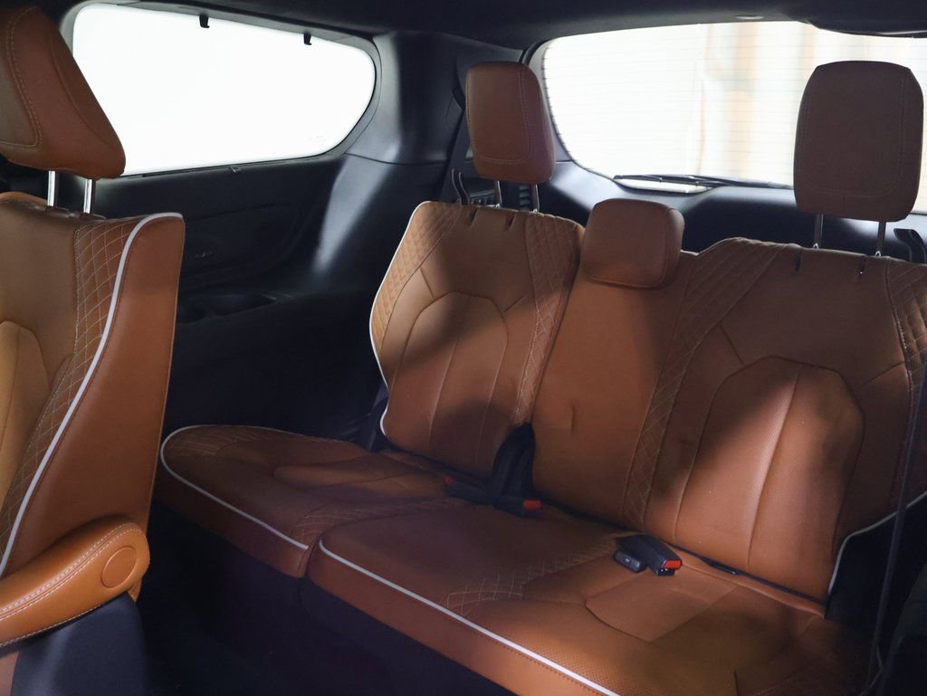 New 2026 Chrysler Pacifica Pinnacle w/ Trailer Tow Group image 17