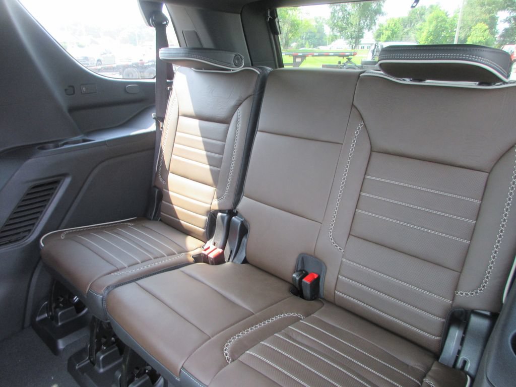 New 2026 GMC Yukon Denali Ultimate AWD/4WD image 12