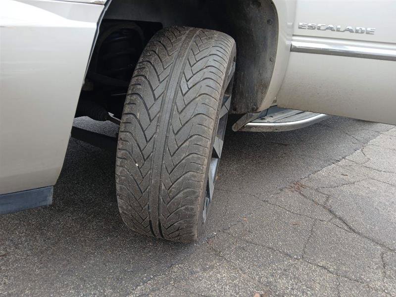 Used 2007 Cadillac Escalade AWD w/ Information Package image 19