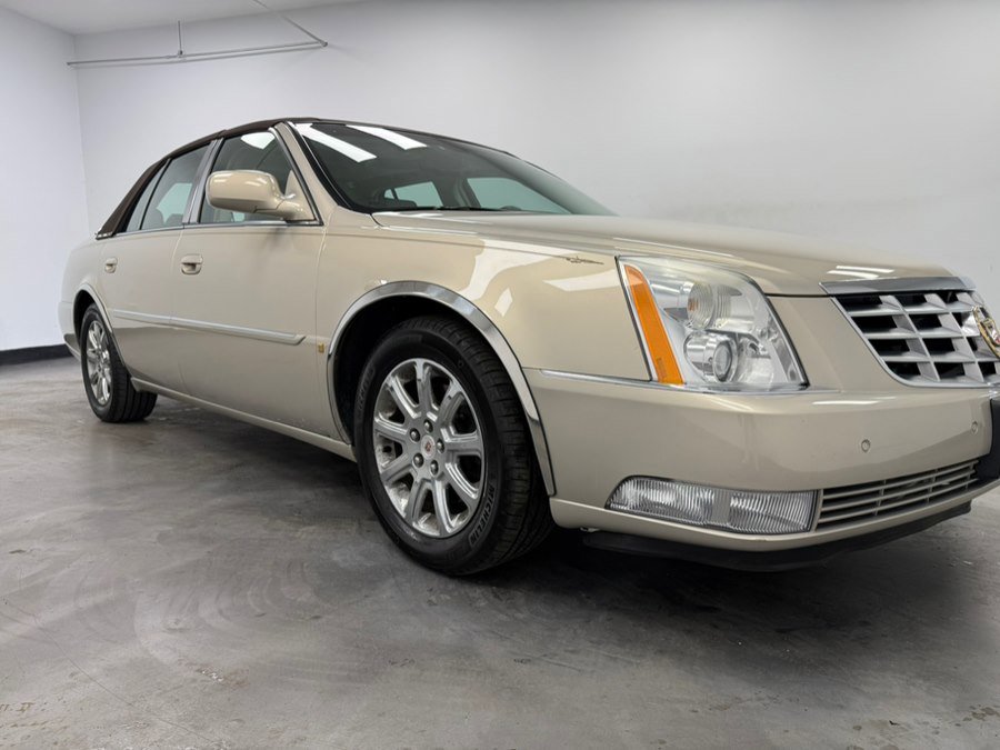 Used 2008 Cadillac DTS w/ Sun And Sound Package image 22