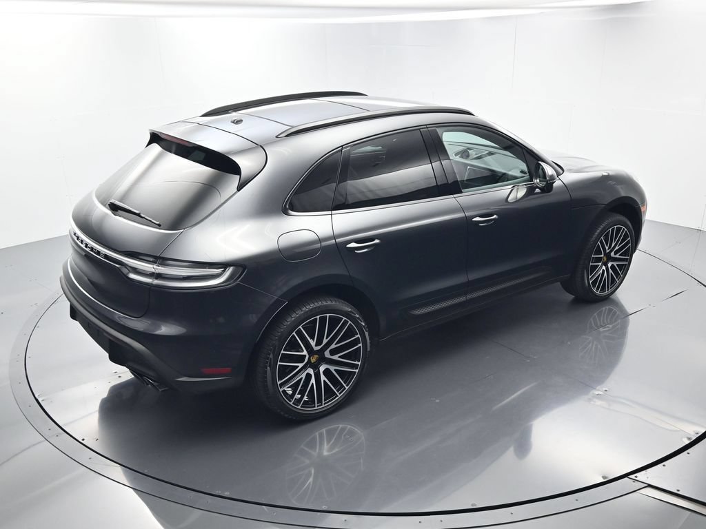 Certified 2026 Porsche Macan AWD/4WD image 40