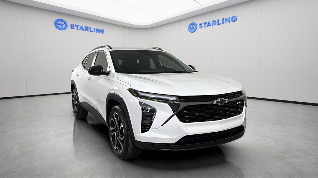 Certified 2025 Chevrolet Trax RS w/ Driver Confidence Package FWD image 11