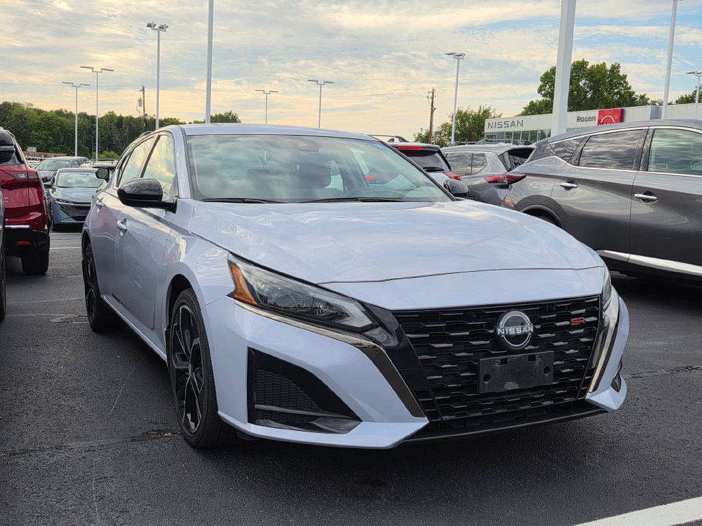 Used 2024 Nissan Altima 2.5 SR w/ SR Premium Package AWD/4WD image 35