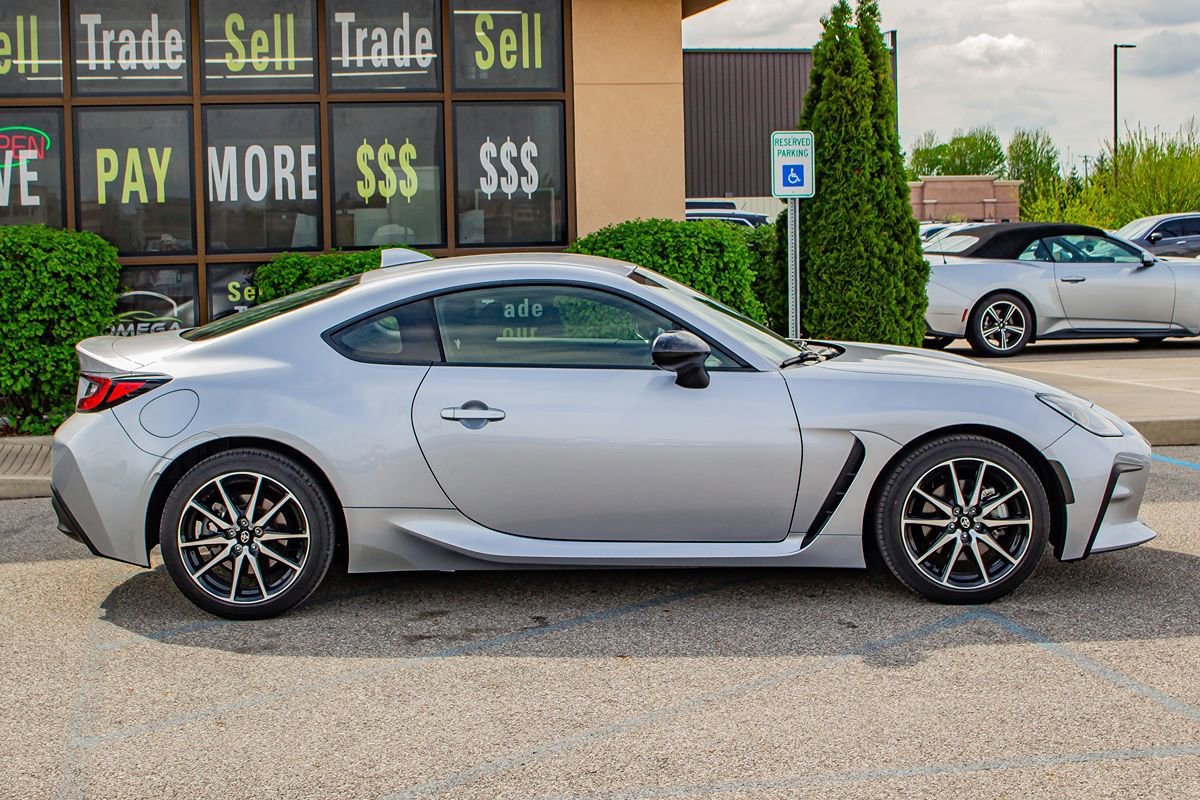 Used 2022 Toyota GR86 w/ ALL Weather Mat Package (TMS) image 11