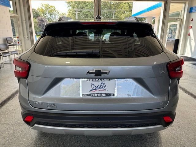 New 2026 Chevrolet Trax LT w/ Sunroof Package FWD image 10
