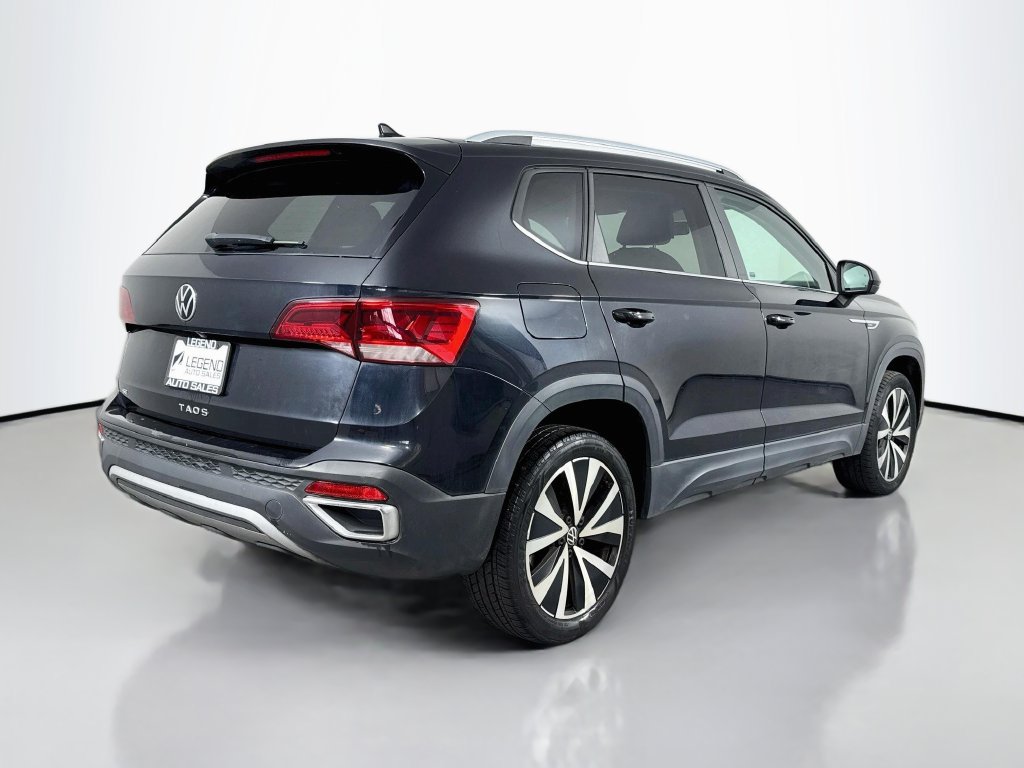 Used 2022 Volkswagen Taos SE w/ Panoramic Sunroof Package FWD image 6
