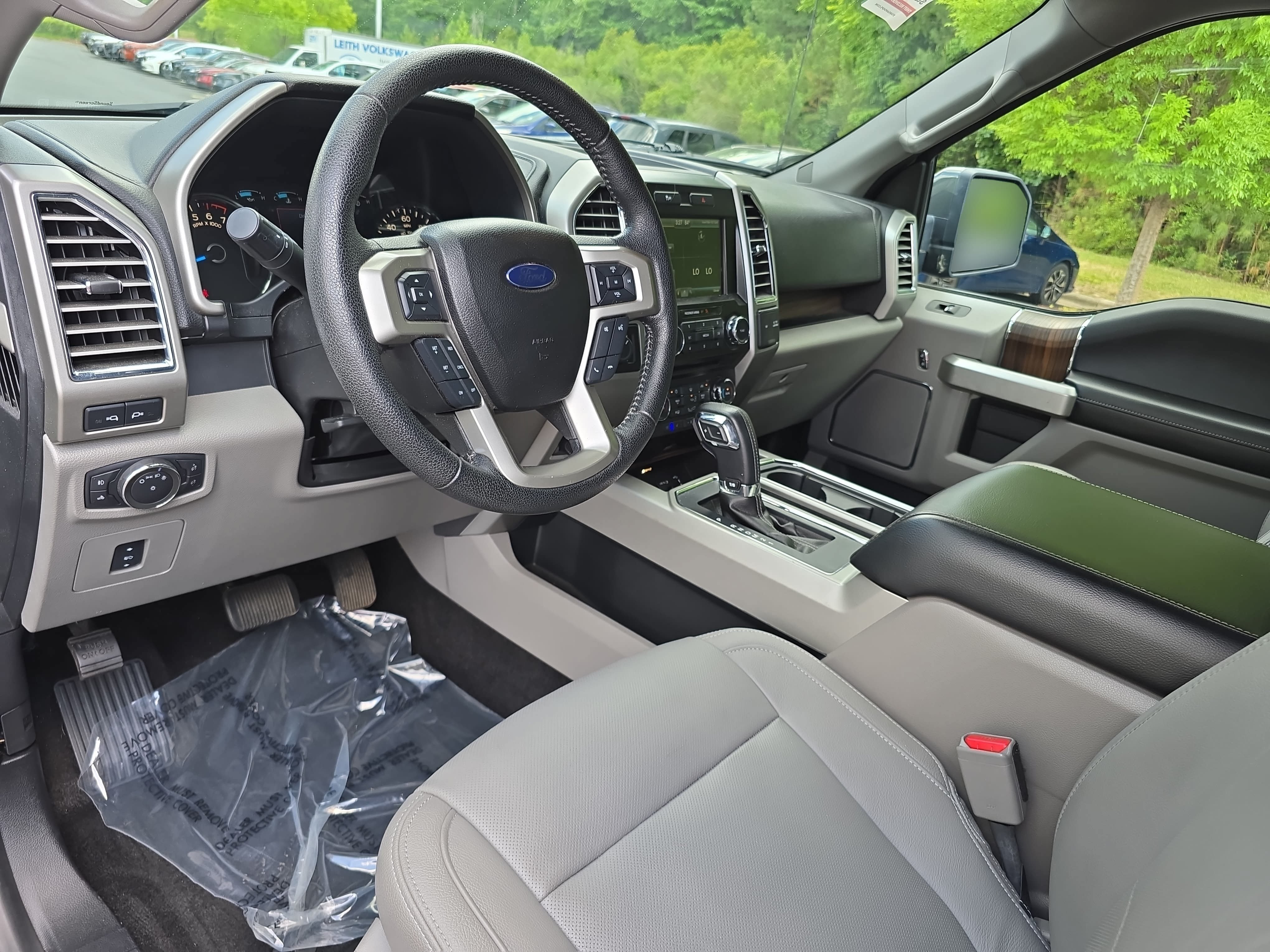 Used 2015 Ford F150 Lariat w/ Equipment Group 501A Mid AWD/4WD image 15