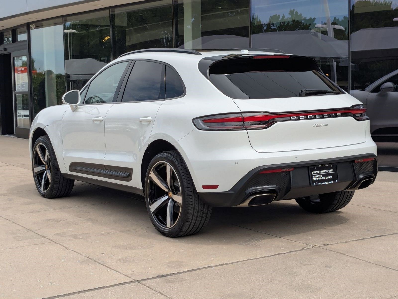 Certified 2026 Porsche Macan AWD/4WD video 3