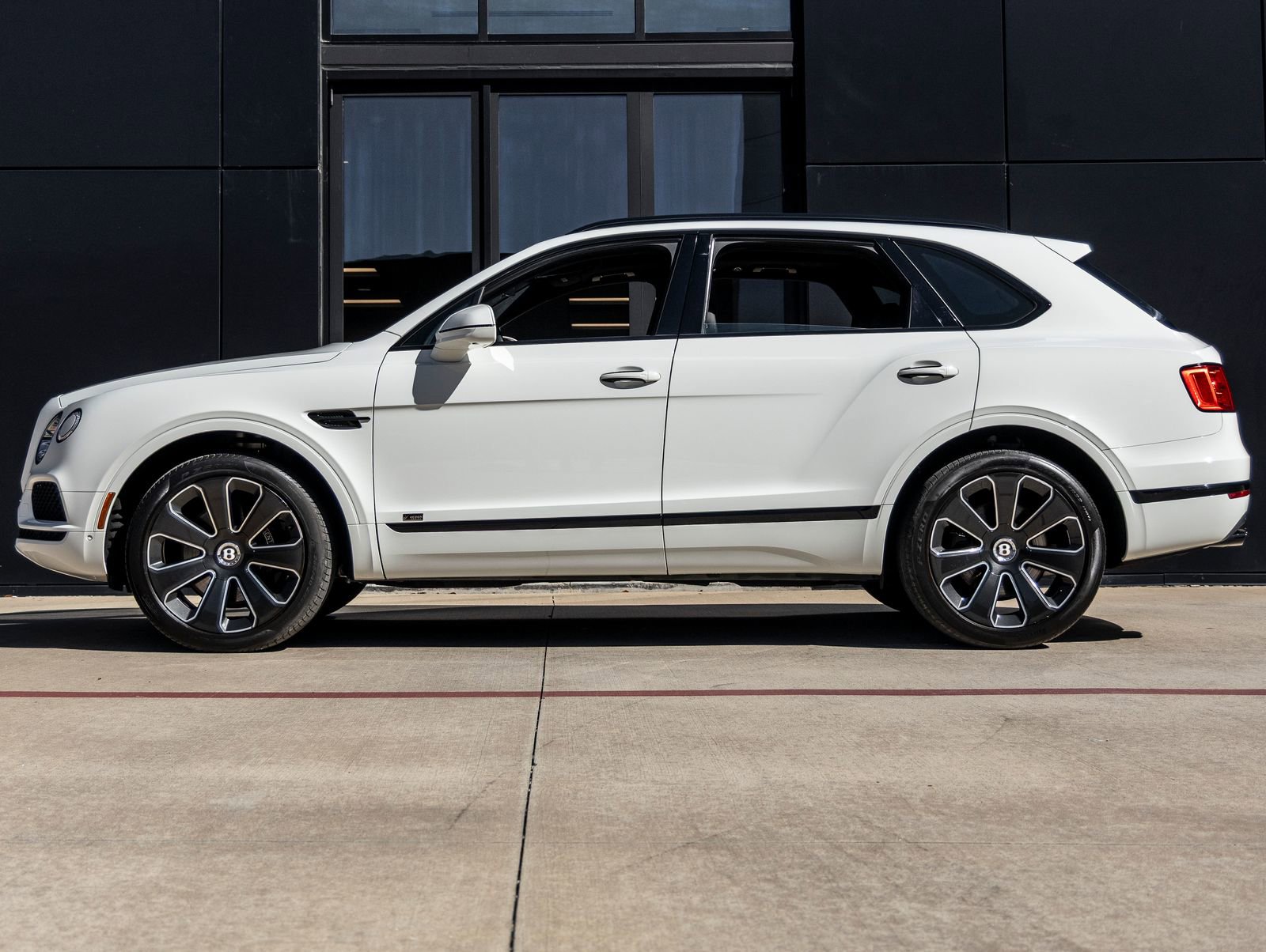 Used 2020 Bentley Bentayga AWD/4WD image 9
