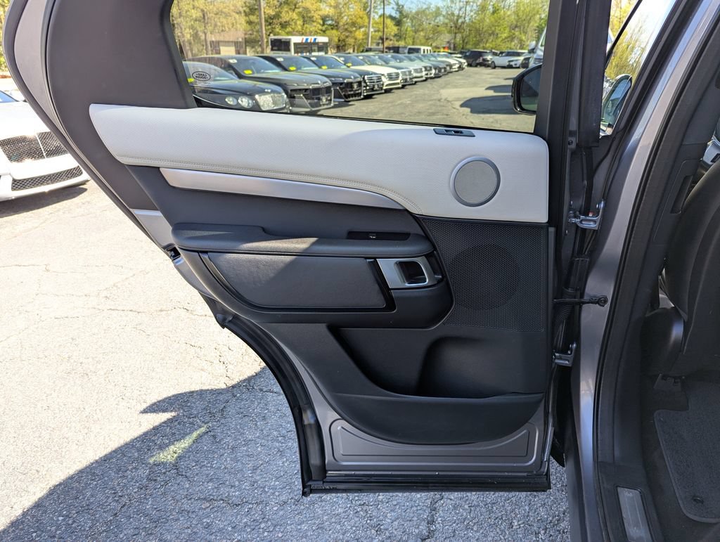 Used 2022 Land Rover Discovery S R-Dynamic AWD/4WD image 40