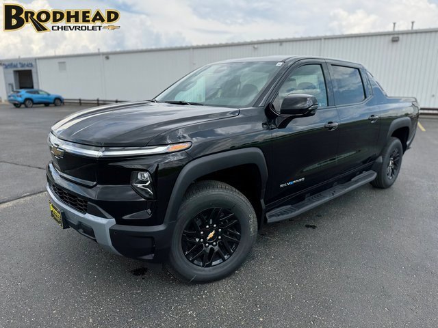 New 2025 Chevrolet Silverado EV LT