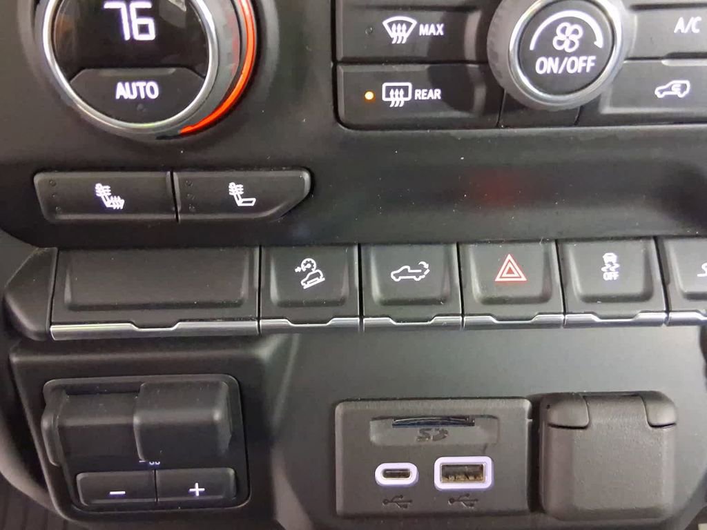 Used 2023 Chevrolet Silverado 2500 LTZ image 40