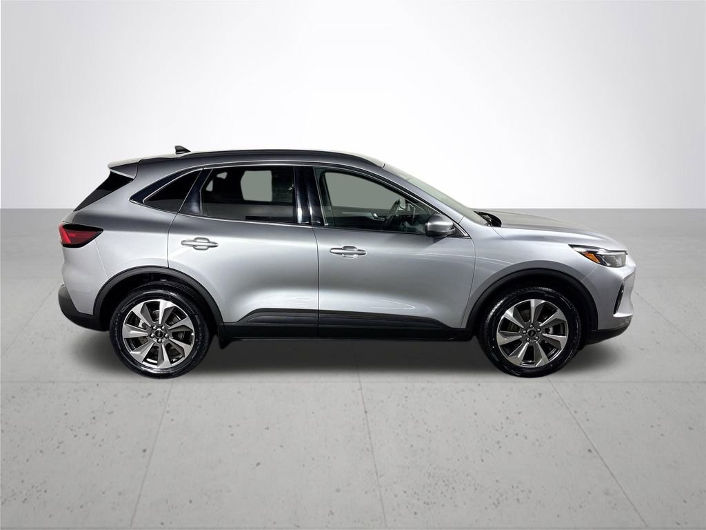 Used 2024 Ford Escape Platinum AWD/4WD image 5