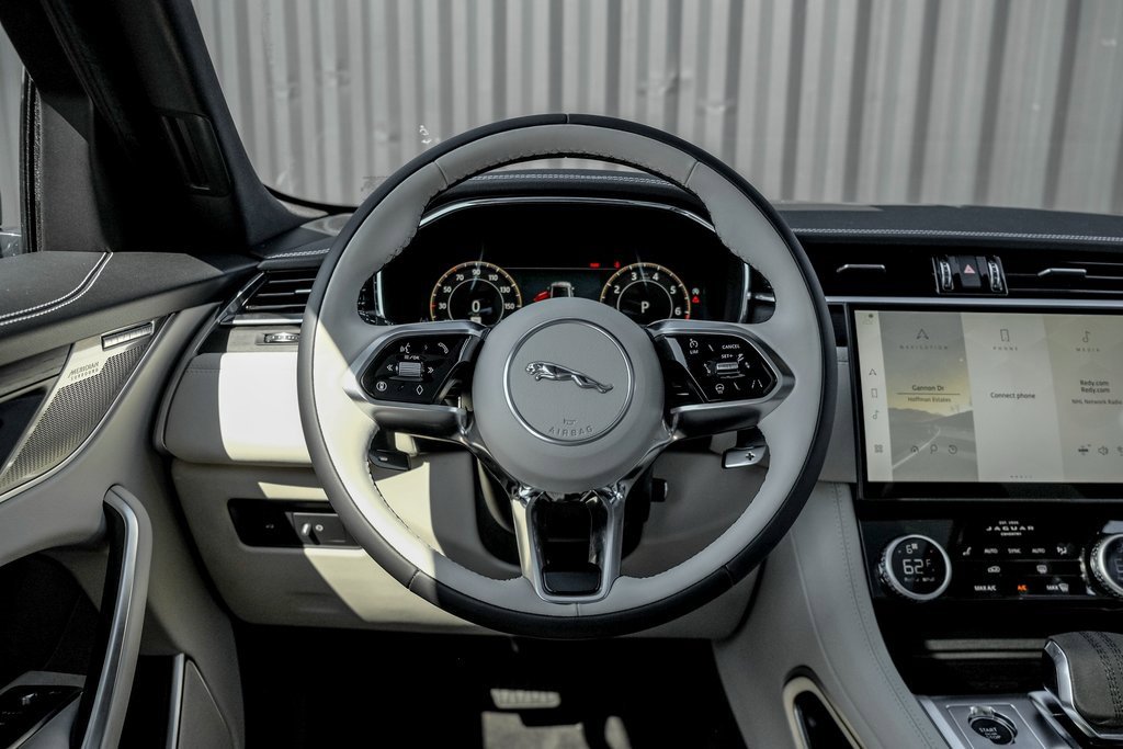 New 2026 Jaguar F-PACE R-Dynamic S image 18