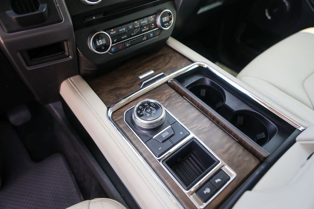 Used 2018 Ford Expedition Platinum RWD image 19