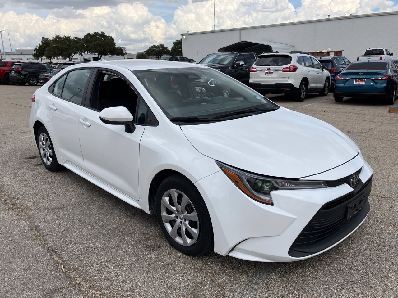 Used 2025 Toyota Corolla LE FWD image 3