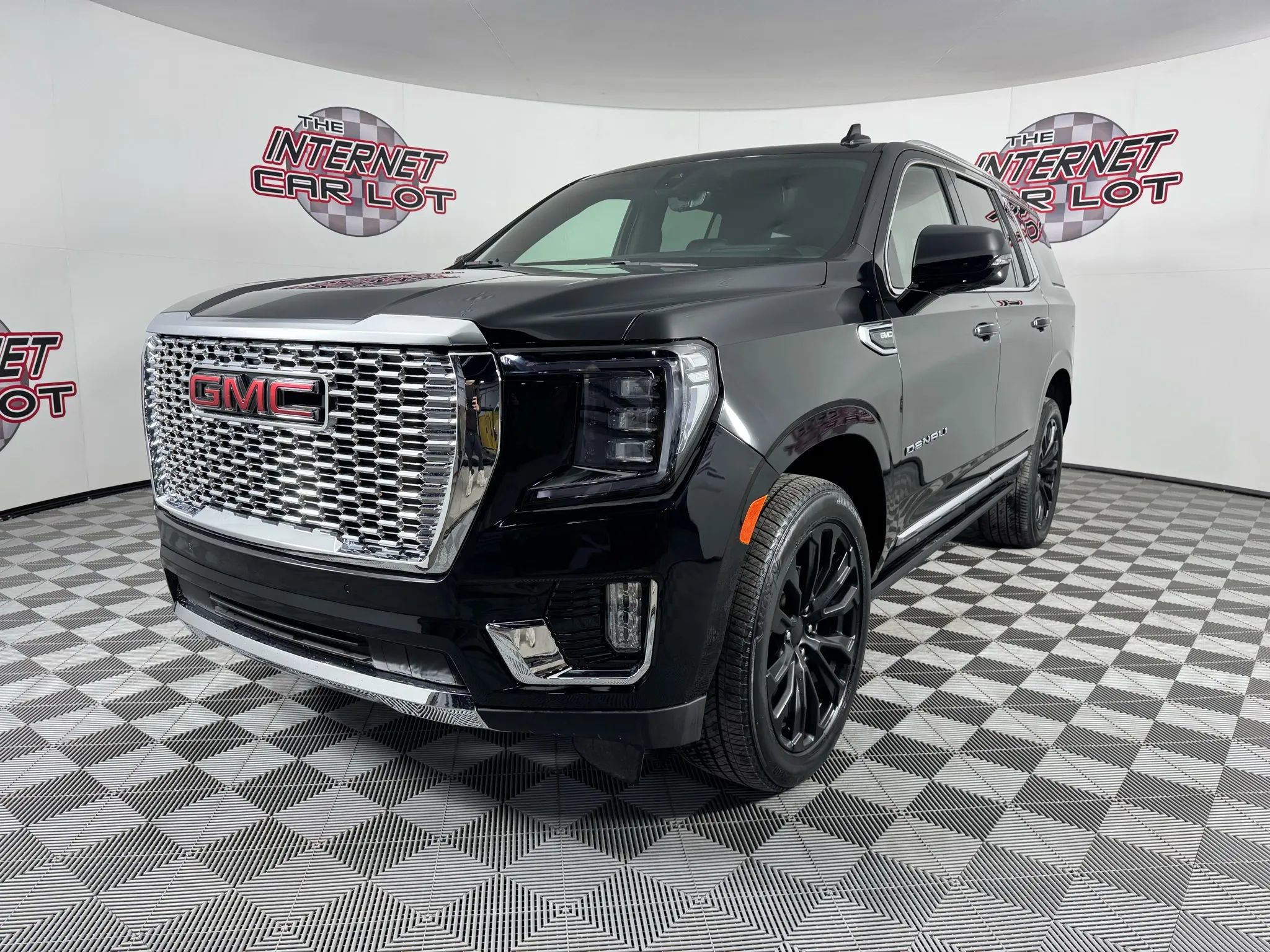 Used 2022 GMC Yukon Denali w/ Advanced Technology Package image 3