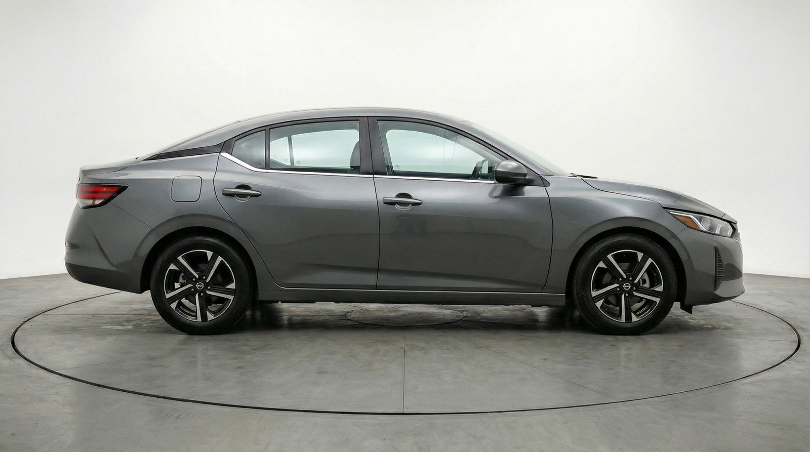 Used 2025 Nissan Sentra SV FWD image 9
