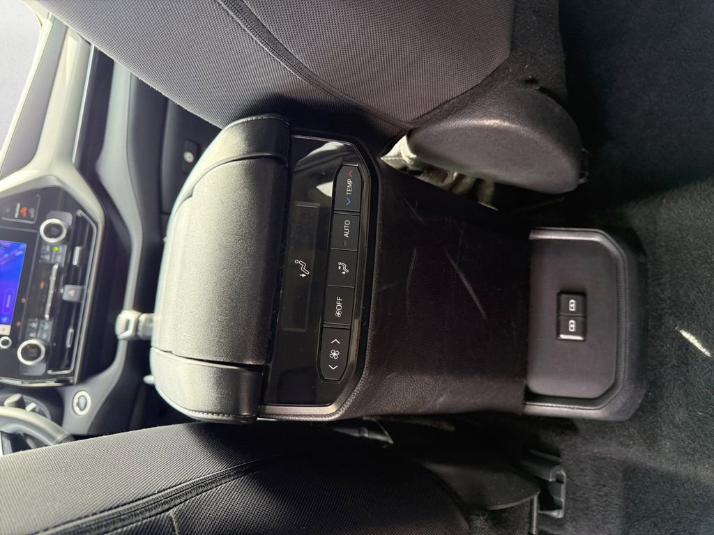 Used 2024 Toyota Highlander LE image 17