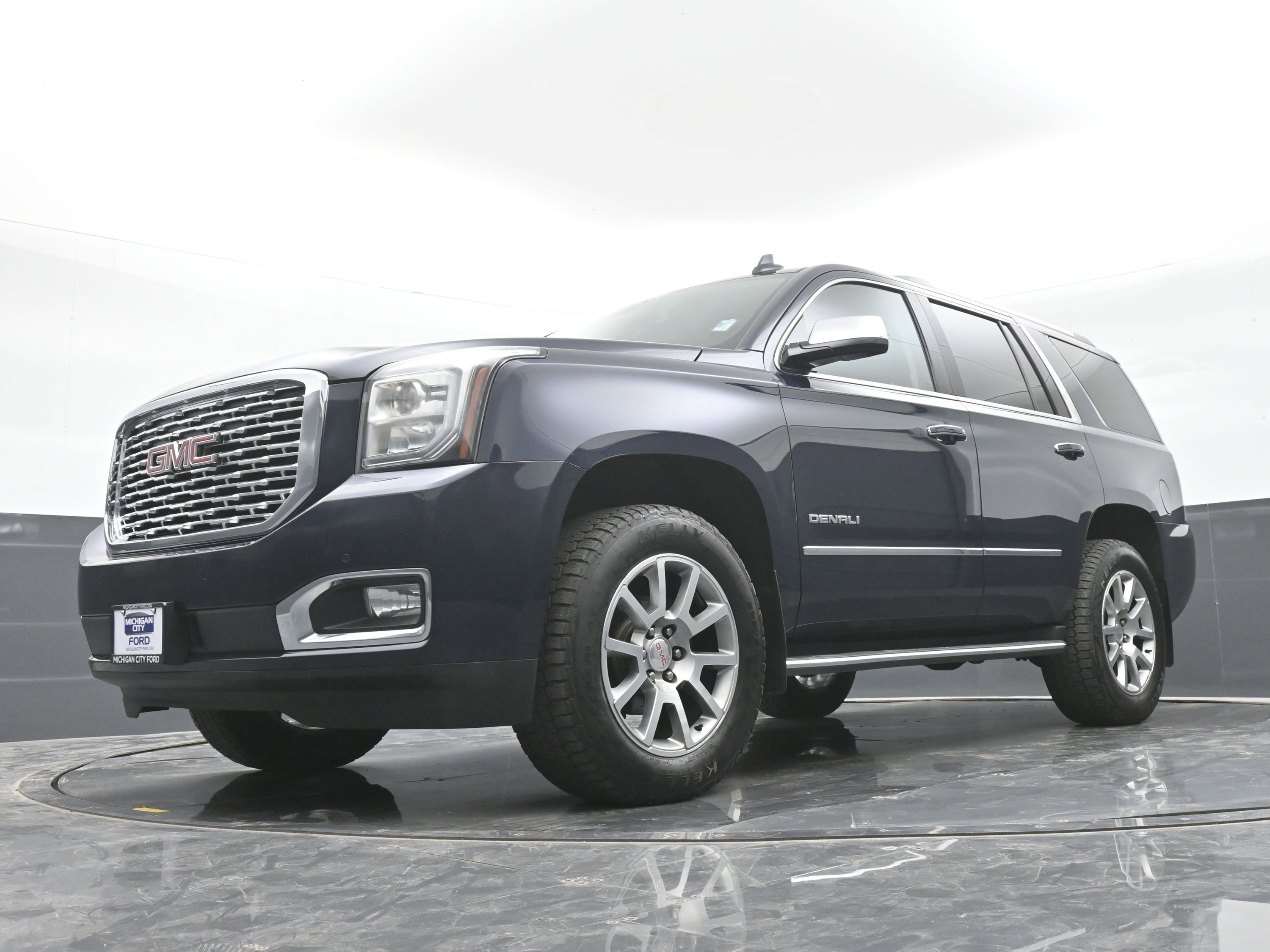 Used 2020 GMC Yukon Denali w/ Open Road Package AWD/4WD image 43