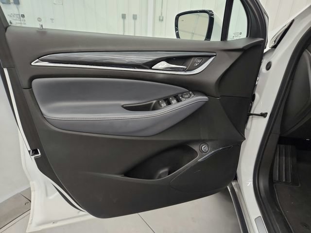 Used 2023 Buick Enclave Essence AWD/4WD image 21
