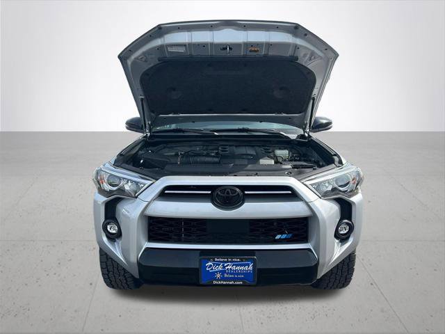 Certified 2021 Toyota 4Runner Venture w/ Moonroof Package AWD/4WD image 5