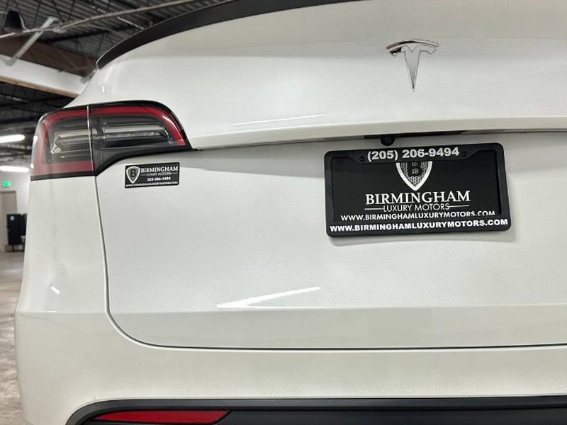 Used 2023 Tesla Model Y Performance image 16