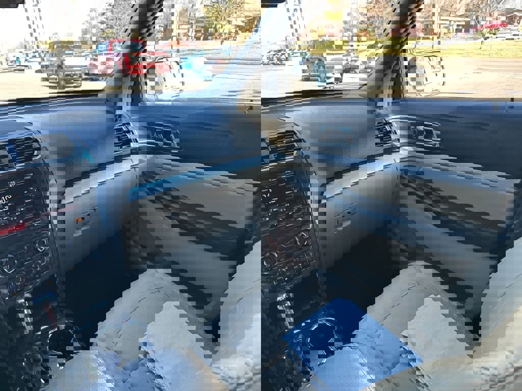 Used 2016 Ford Explorer XLT w/ Equipment Group 202A image 14