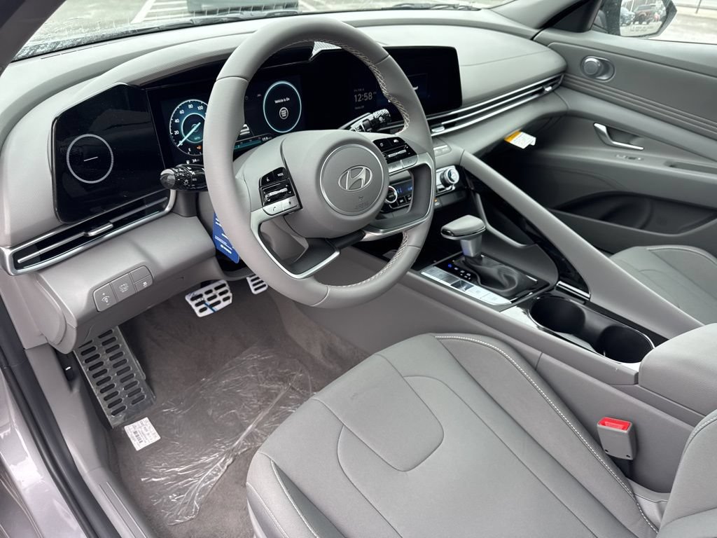 New 2026 Hyundai Elantra SEL FWD image 10