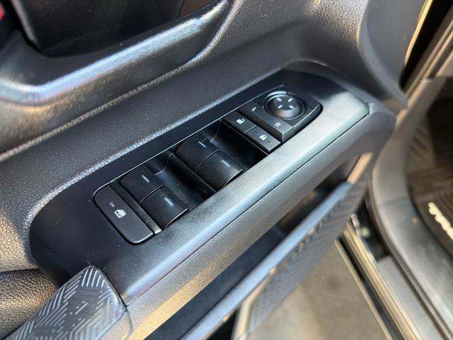 Used 2025 Toyota Tacoma SR5 AWD/4WD image 18