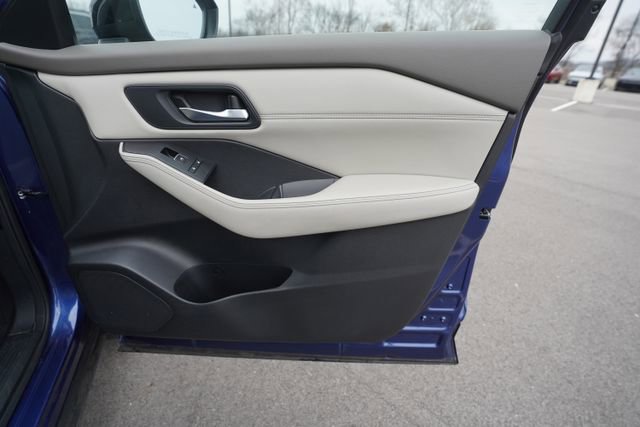 Used 2023 Nissan Rogue SL image 22