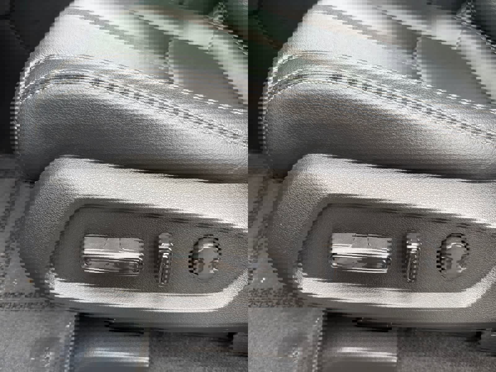 Used 2023 Honda Pilot Touring image 15