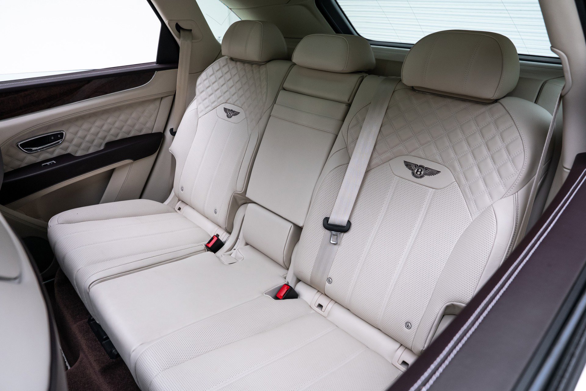 Used 2021 Bentley Bentayga image 34