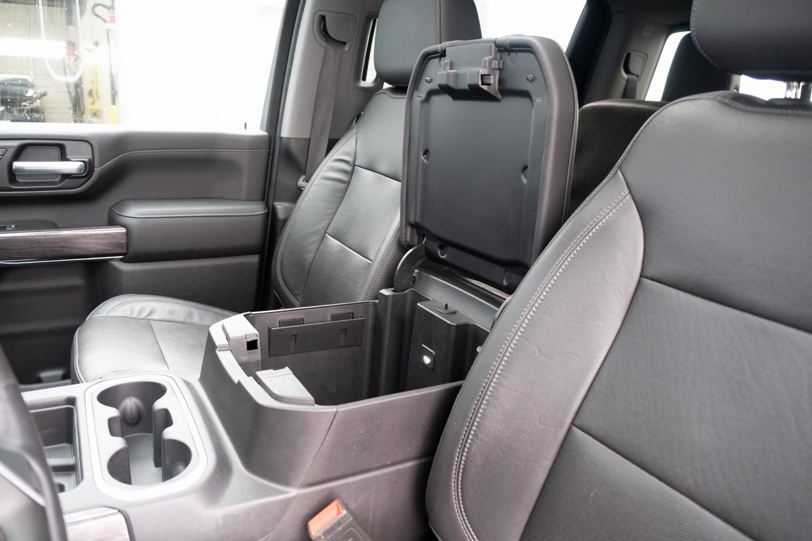 Used 2020 Chevrolet Silverado 3500 LTZ w/ LTZ Premium Package image 9